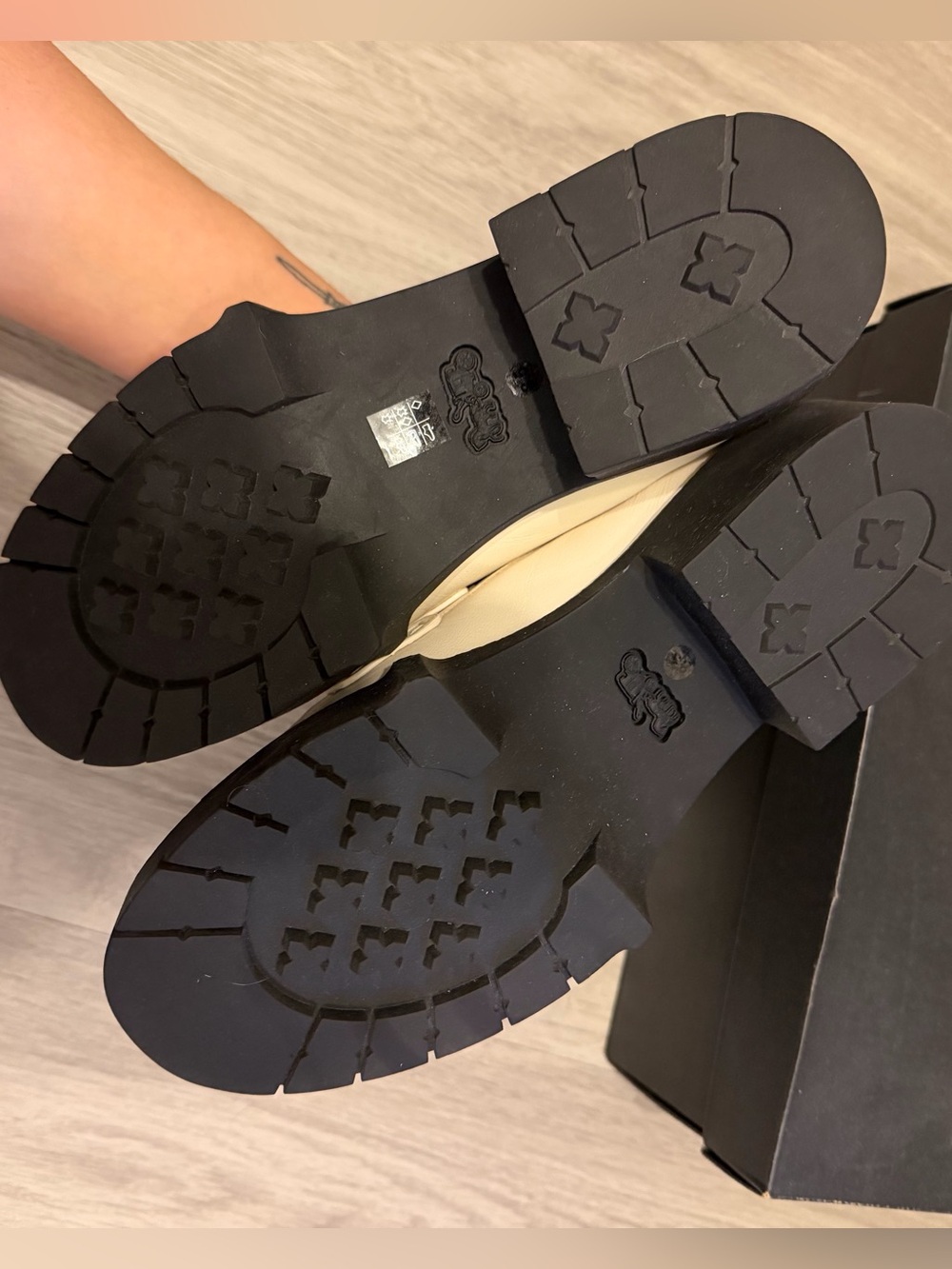 Coach Leah Loafer - Picture 3 of 5